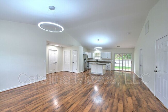 Building Photo - 406 Crescentwood Ct