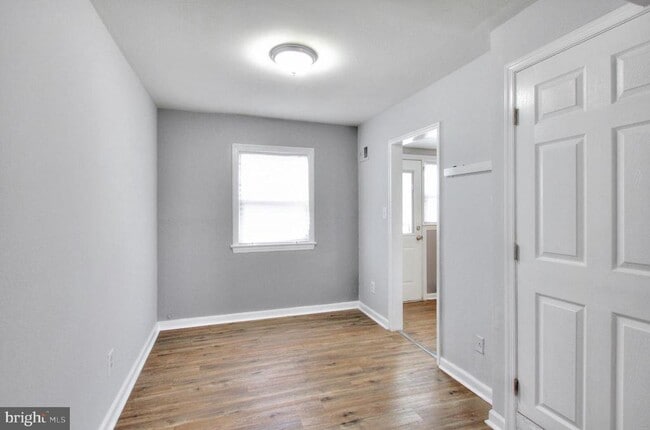 Building Photo - 2580 Iverson St