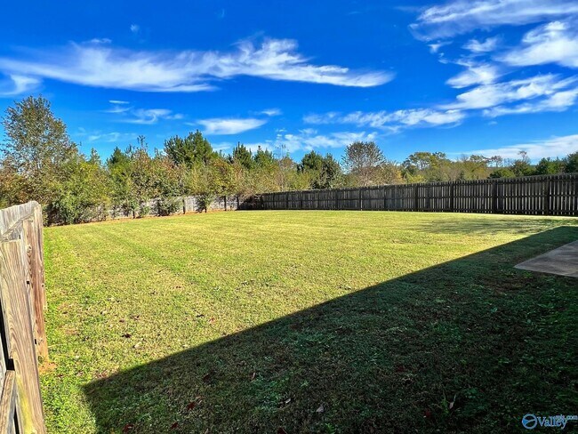 Building Photo - 105 Summerset Ln