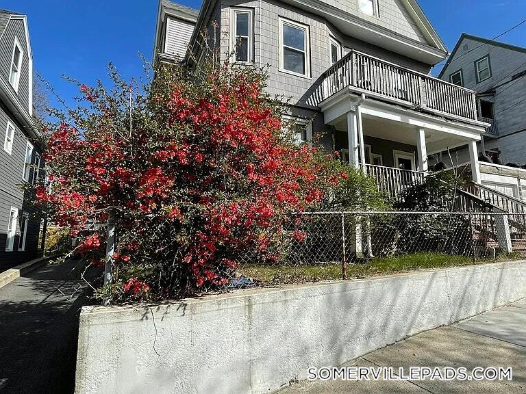 Building Photo - 14 Dow St