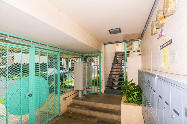 Building Photo - Bishop Manor Unit 22