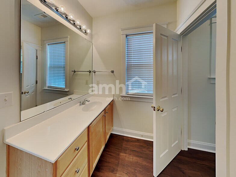 Building Photo - 13834 Carleen Way Dr