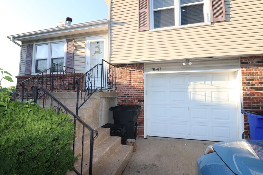 Building Photo - 13847 S Alden Ct