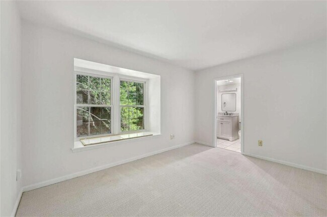 Building Photo - 98 La Rue Pl NW