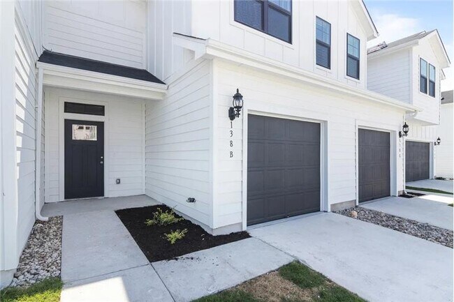 Building Photo - 151 Harvest Meadows Rd