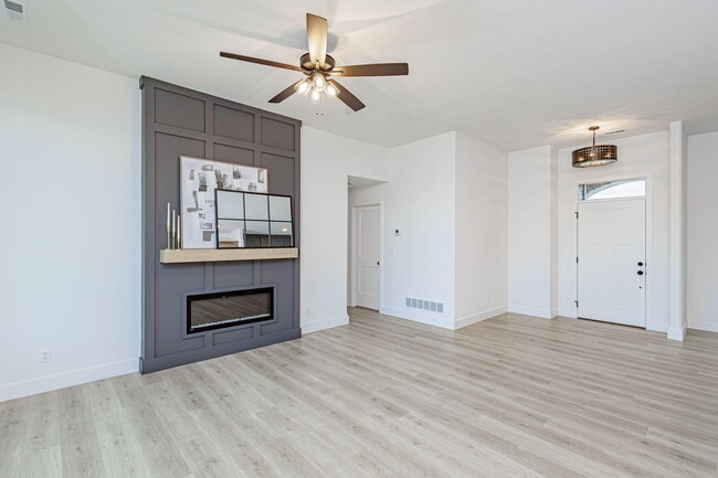 Building Photo - 4600 Chambers Bay Dr