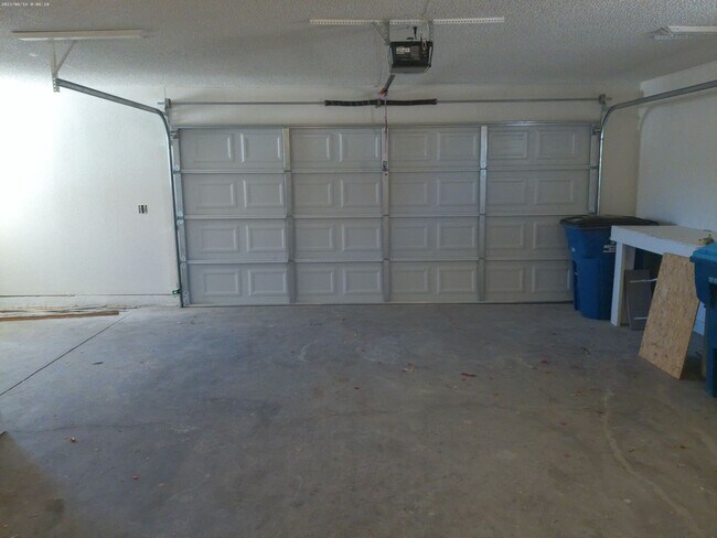 Building Photo - Spacious 3 Bedroom, 3 Bathroom Home with Bonus Room & 2-Car Garage – $1,900/month