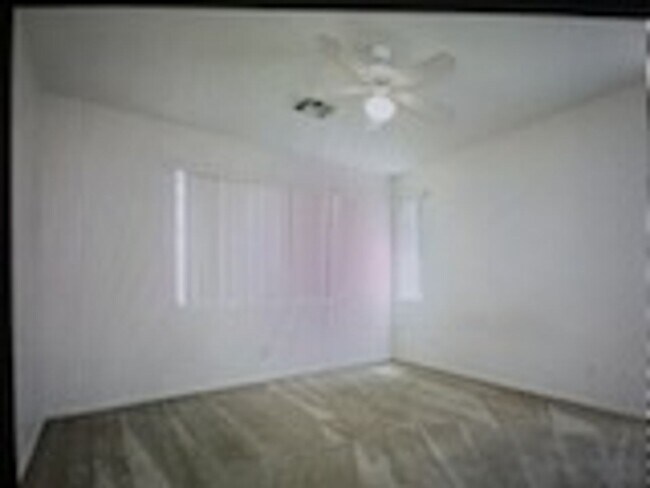 Building Photo - 11421 Drappo Ave