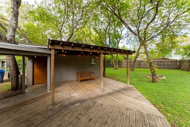 Building Photo - Cozy 3BD/2BA Brick Home in Vibrant Northea...