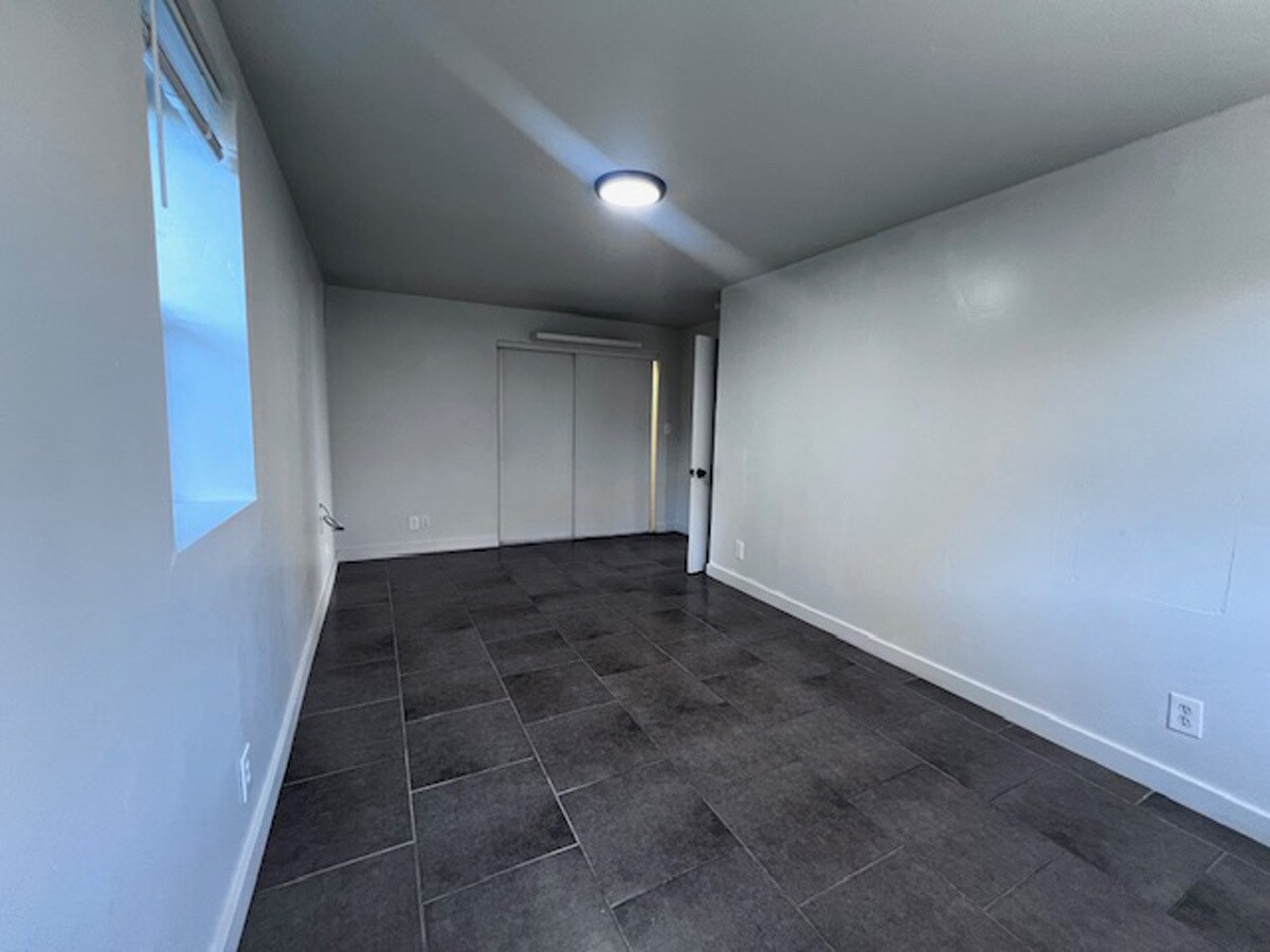 Building Photo - 1037 Peralta St