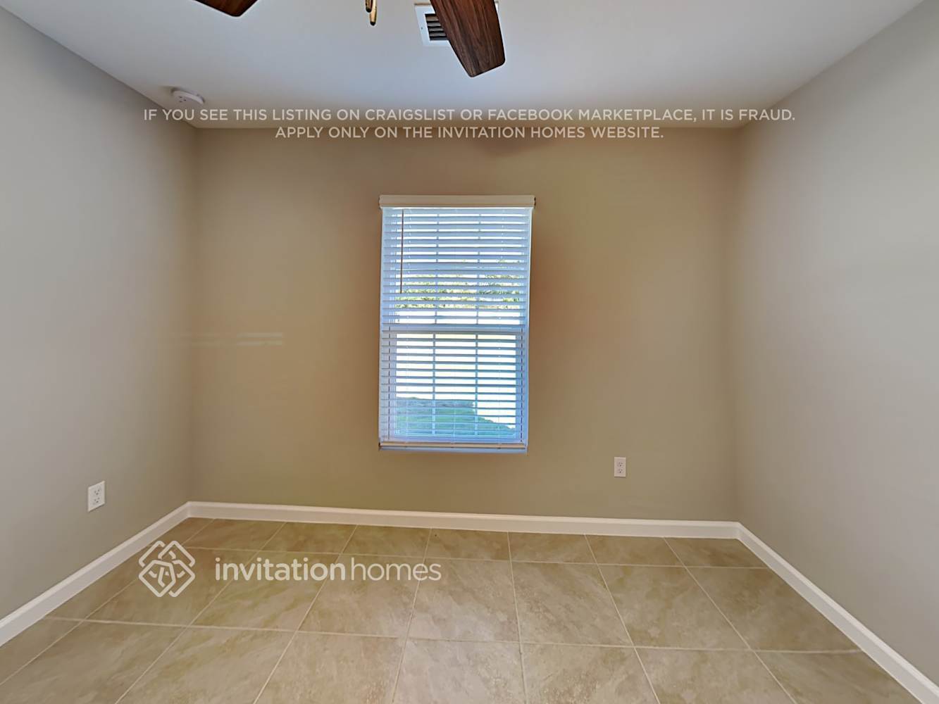 Building Photo - 792 SW Babbit Dr