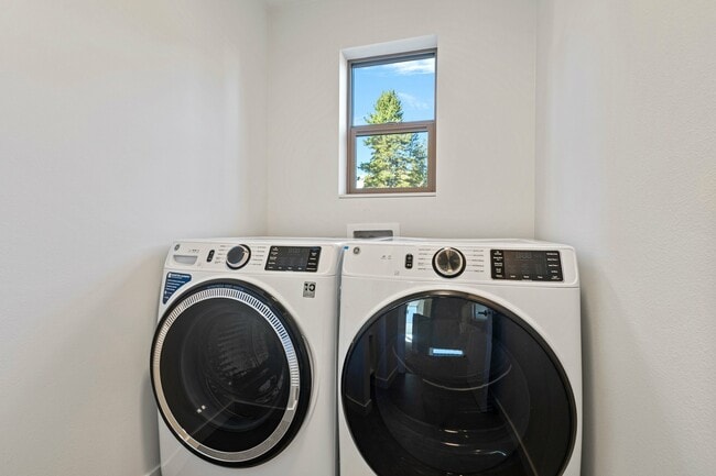 Building Photo - 18007 3rd Ave NE