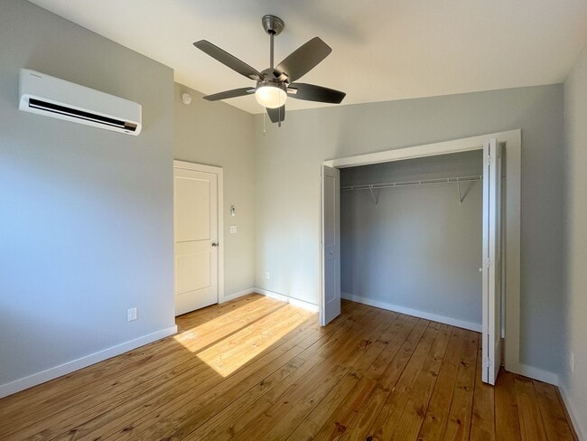 Building Photo - Beautiful Newer-Construction Cottage in So...