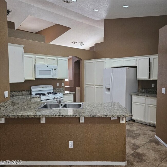 Building Photo - 9100 Valley of Fire Ave