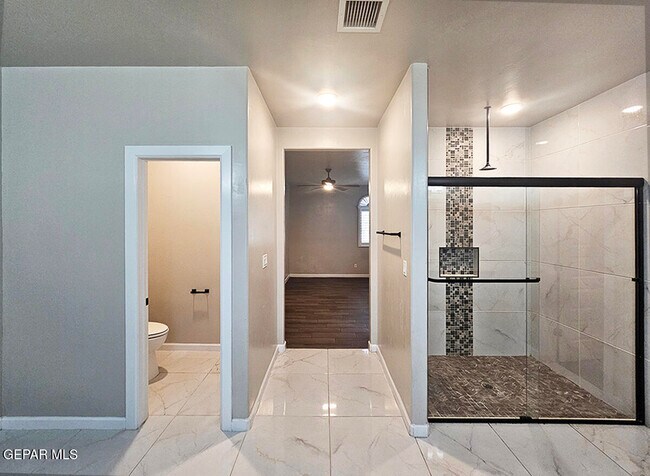 Building Photo - 13185 Tiverton Rd