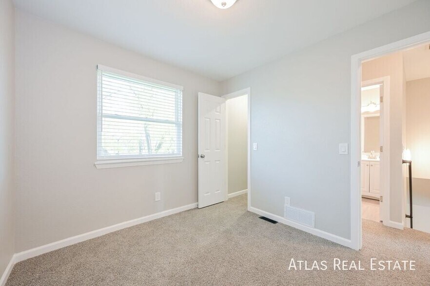 Building Photo - 11403 E Ellsworth Pl