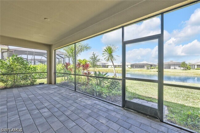 Building Photo - 2127 Hamlin St