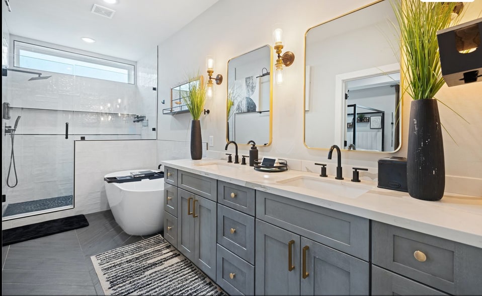 Building Photo - 7033 Avenue L