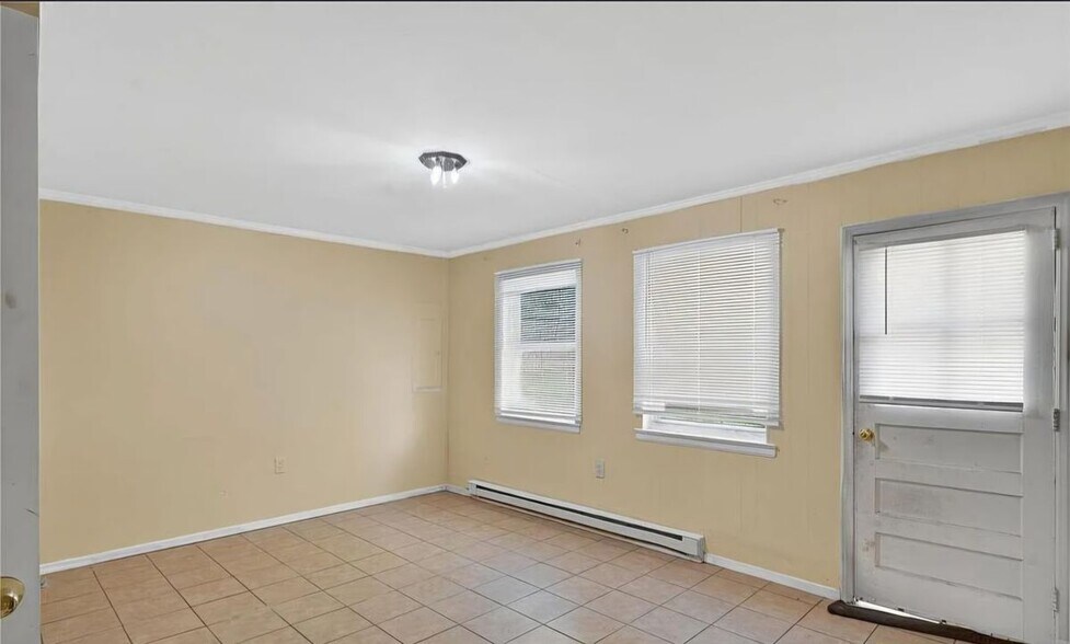 Building Photo - 1831 S Church St