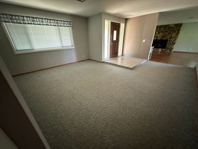 Building Photo - West-End Ramona 3BR Ranch on 2 Acres – Easy Poway Commute