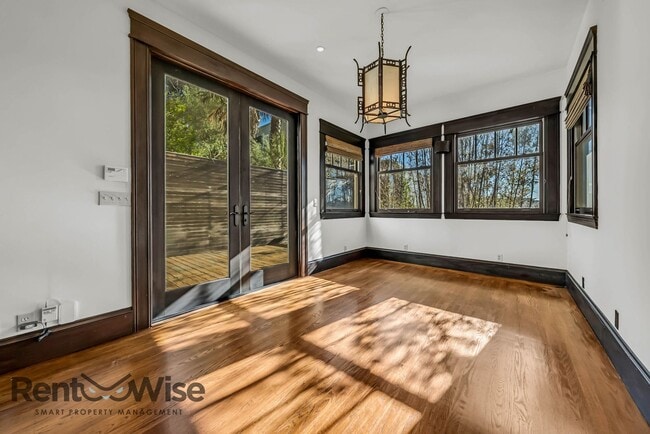 Building Photo - 1167 Green St