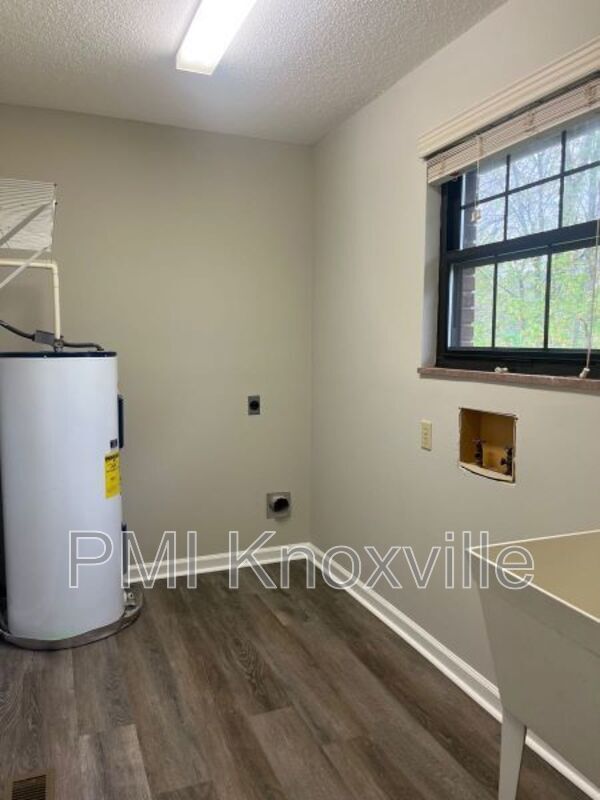 Building Photo - 4723 Zirkle Dr