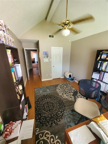 Building Photo - 2609 Classic Ct E