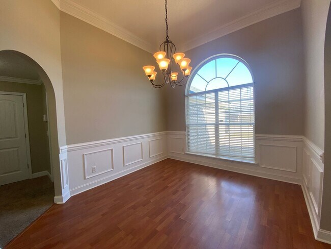 Building Photo - COMING EARLY MAY 2026! (Pet Friendly)