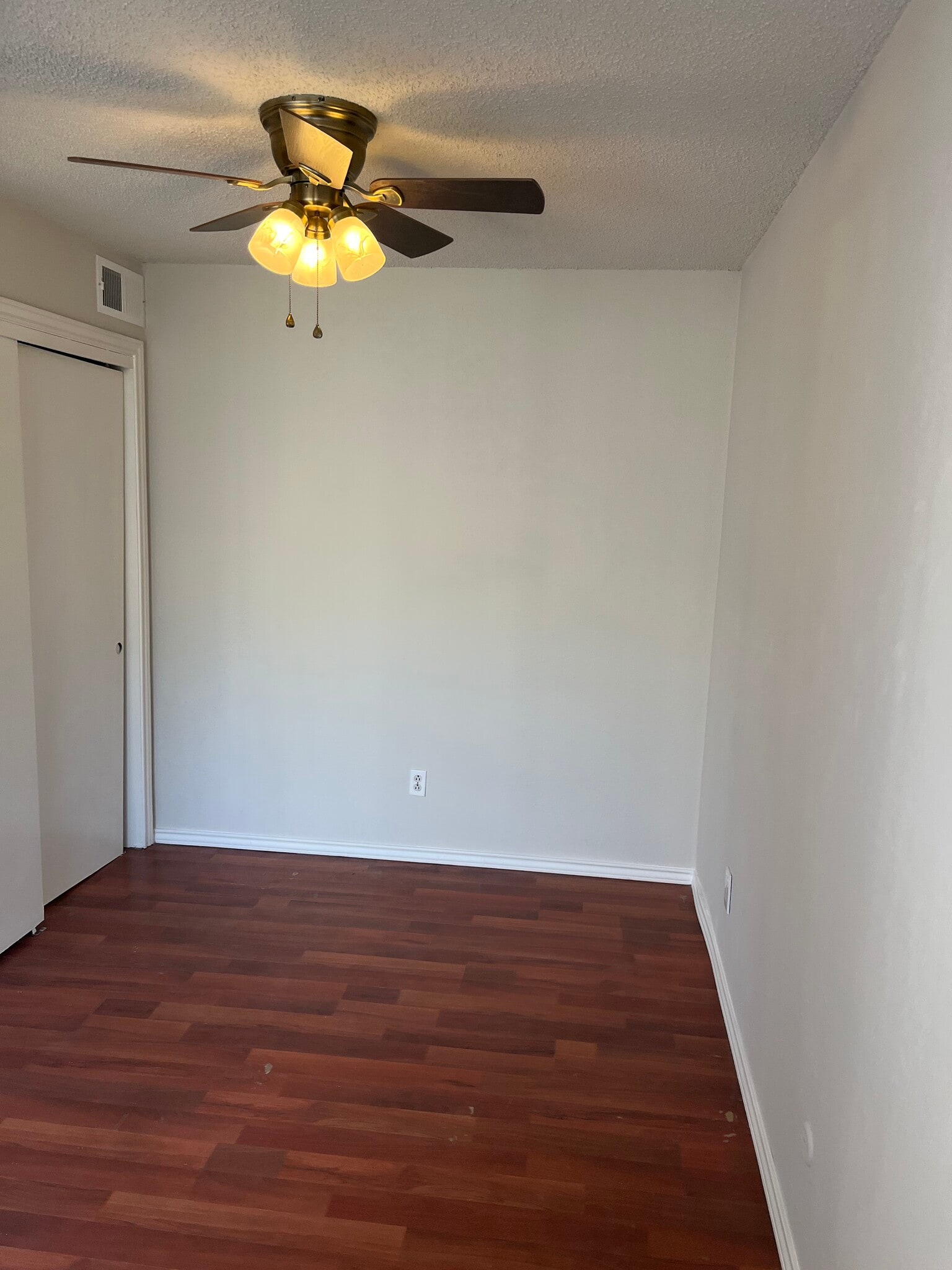 Building Photo - 9809 Walnut St