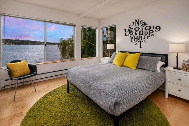 Building Photo - 10514 Riviera Pl NE