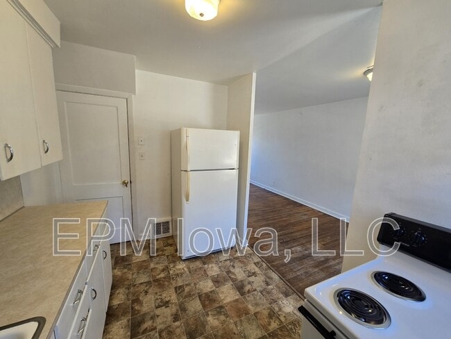 Building Photo - 235 Madison St