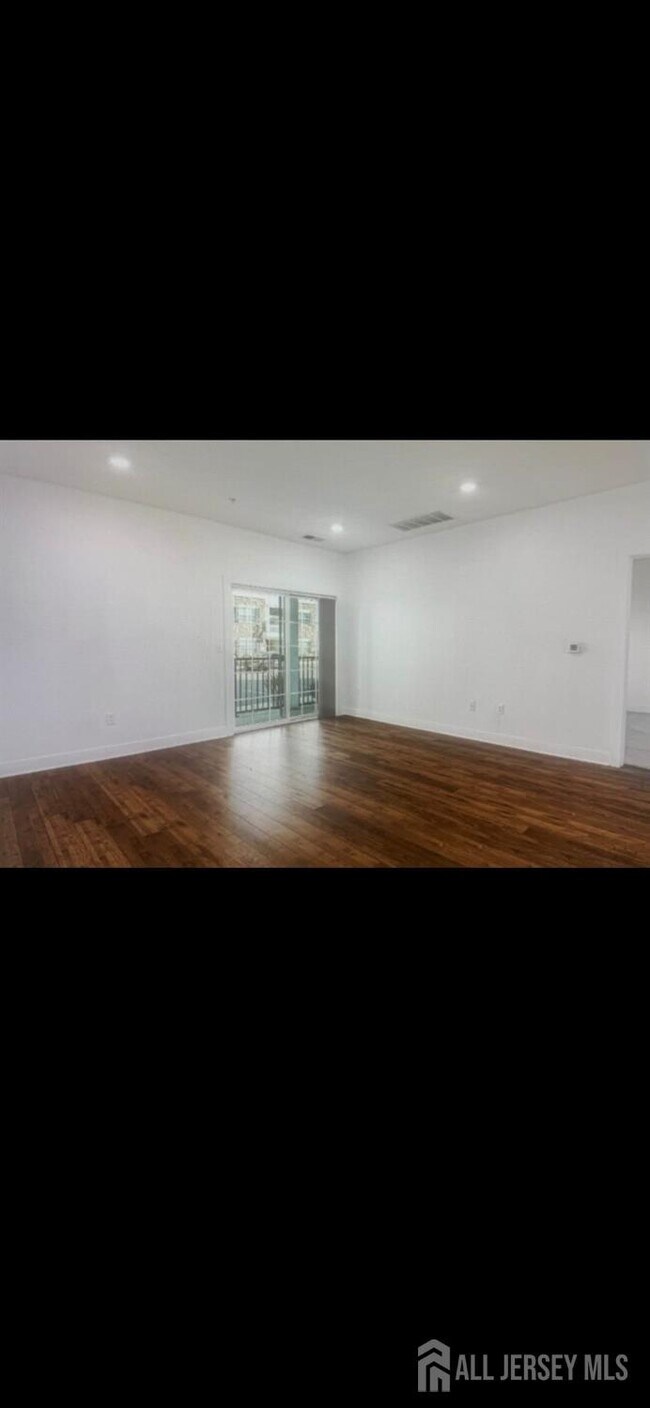 Building Photo - 714 Stiller Ln