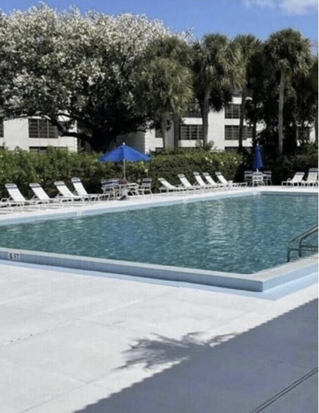 Building Photo - 3636 Whitehall Dr