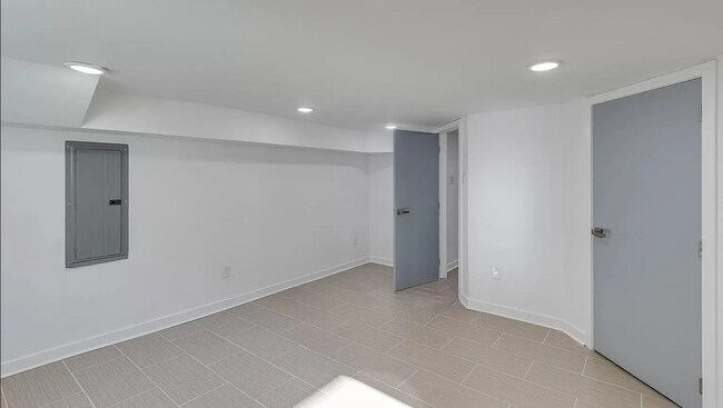 Building Photo - 1719 Arlington St