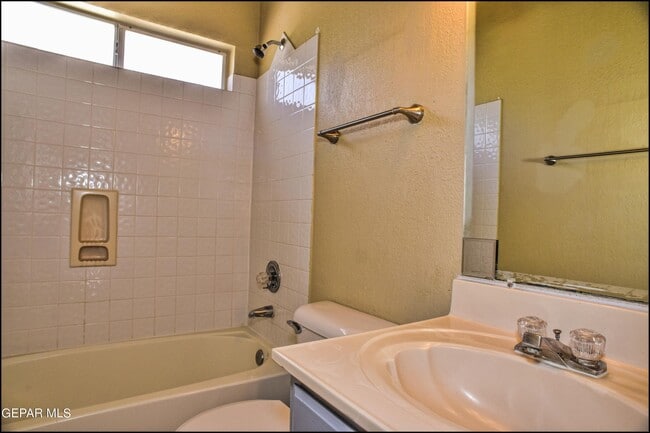 Building Photo - 12107 Valley Quail Dr