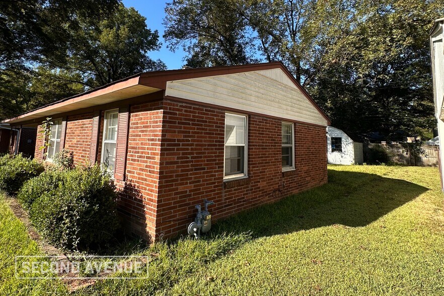 Building Photo - 1737 Tahiti Ln