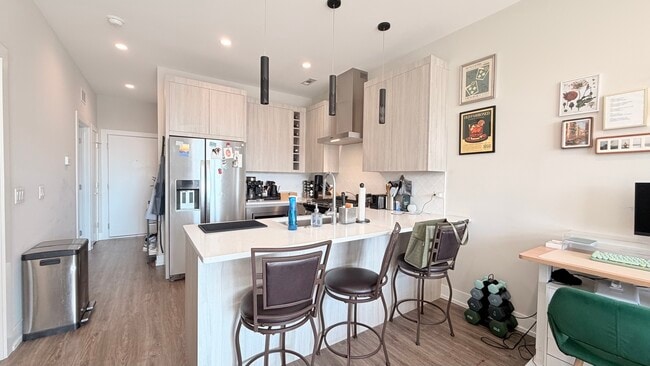 Building Photo - 3244 N Lincoln Ave