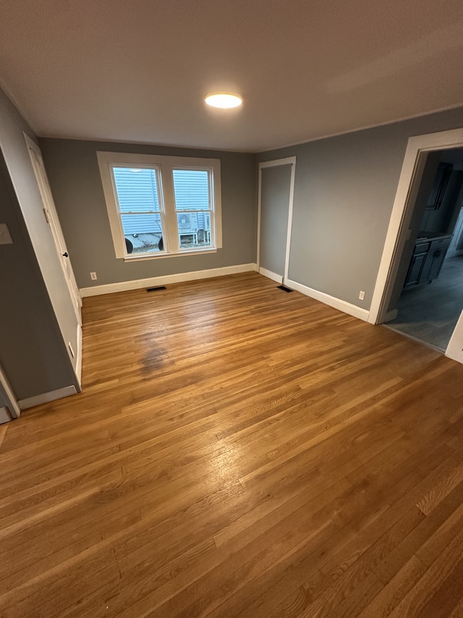 Building Photo - 178 Birch St