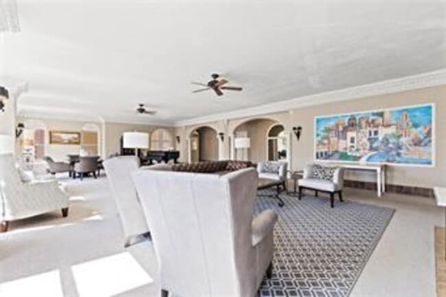 Building Photo - {4555 #205} Ponce De Leon Condo Available ...