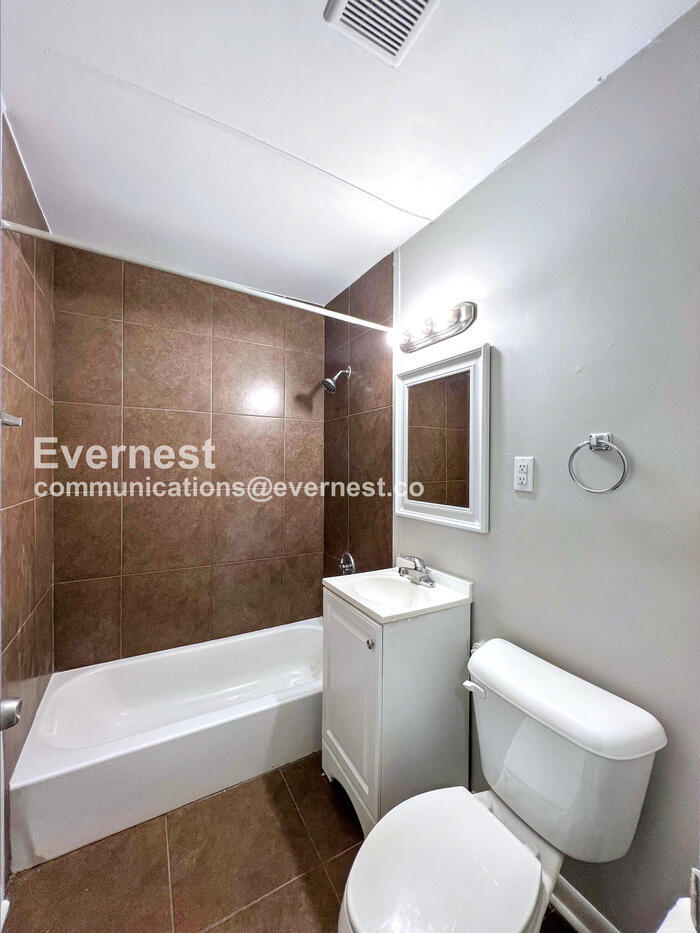 Building Photo - 4146 Rhodes Ave