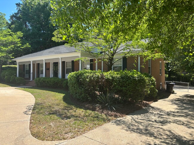 Building Photo - 1513 Raeford Rd