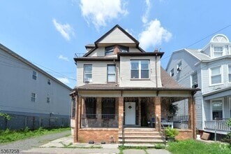 Building Photo - 100 N 9th St