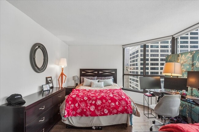 Building Photo - 405 N Wabash Ave