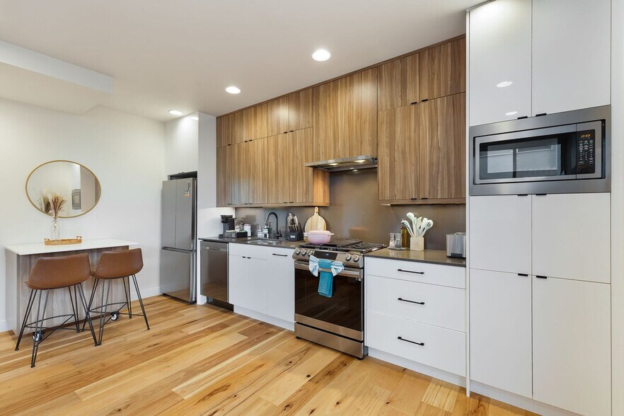 Building Photo - 71D W Dravus St