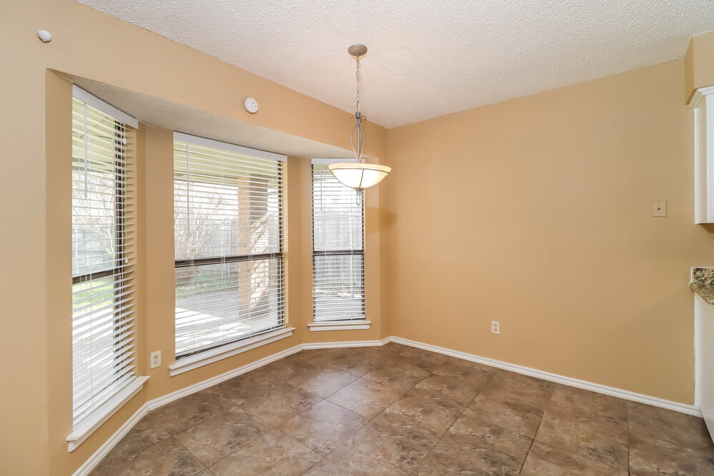 Building Photo - 4900 Barberry Dr