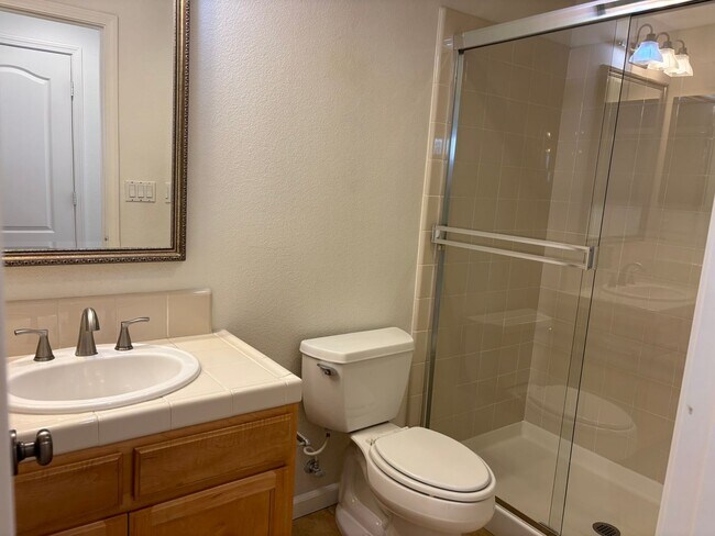 Building Photo - Spacious 4 bed/3 bath home in San Ramon