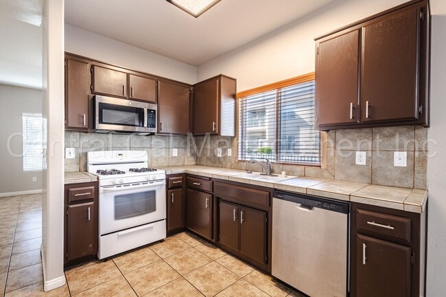 Building Photo - 3 Bedroom/2 Bath Townhome in Mill Creek - ...