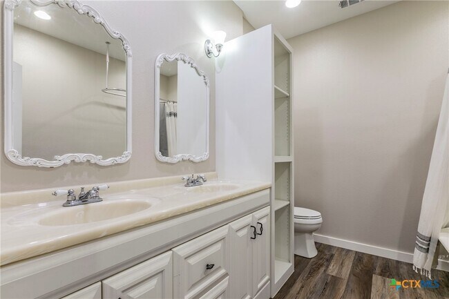 Building Photo - 14380 Spotted Horse Ln