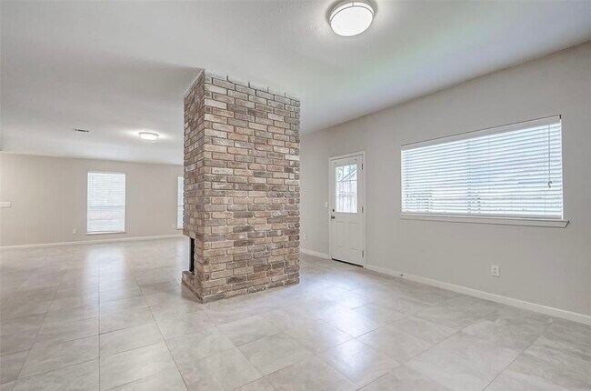 Building Photo - 1502 Park Wind Dr