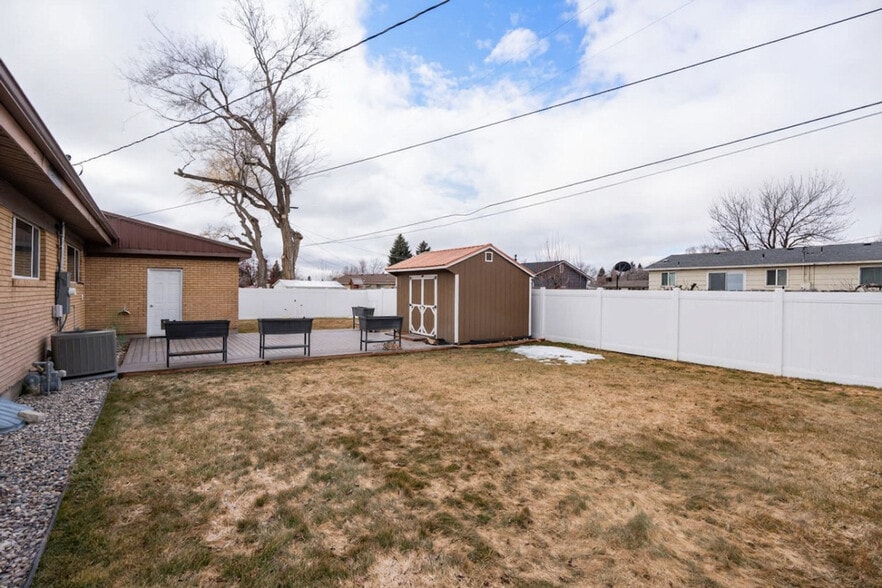 Building Photo - 428 Edwards Ave